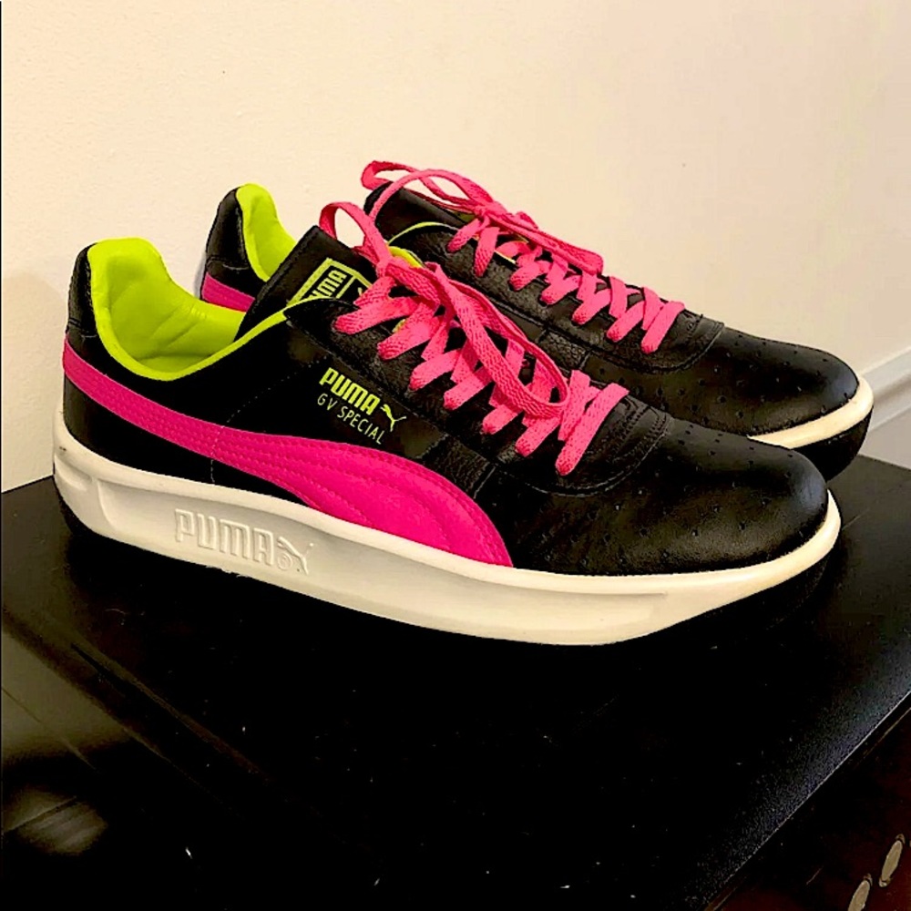 Brand New Pumas!! Super swank style!!
